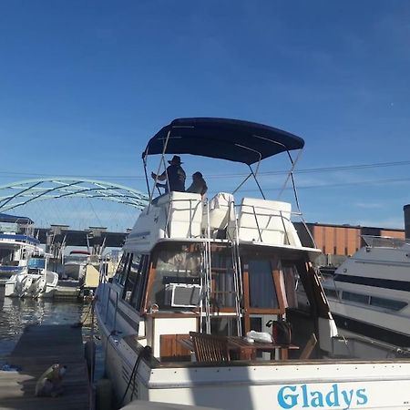 Hotel Waterfront 32' Bayliner Yacht Providence Exterior foto
